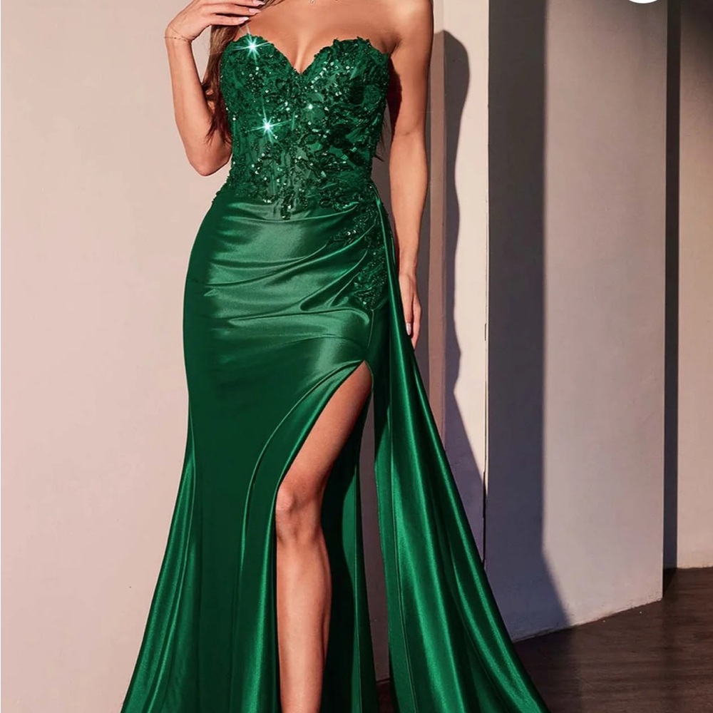 Ladivine Prom Emerald Dress/Gown